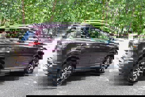 Used 2017 Toyota RAV4 LE image 8