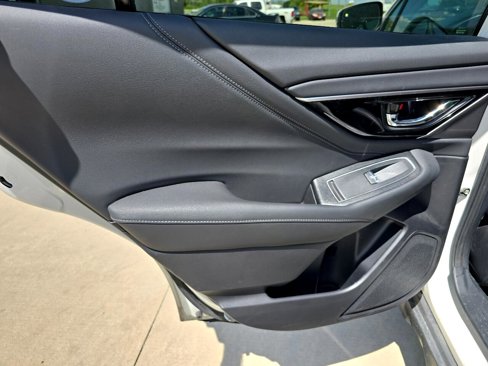 Used 2022 Subaru Outback Limited image 17