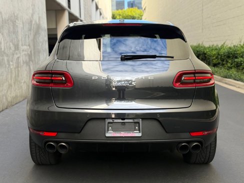 Used 2018 Porsche Macan S image 11