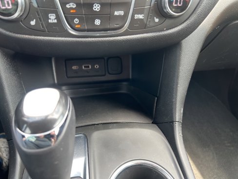 Used 2019 Chevrolet Equinox LT image 25