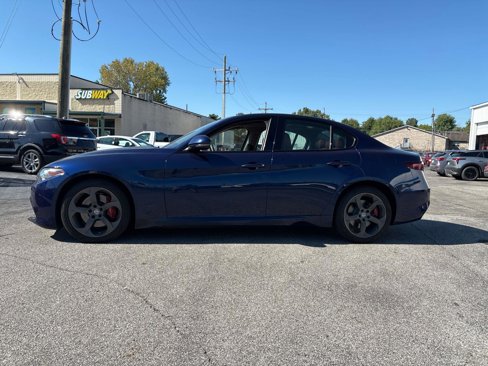 Used 2018 Alfa Romeo Giulia AWD image 2