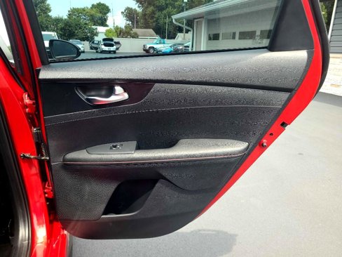 Used 2020 Kia Forte GT image 33
