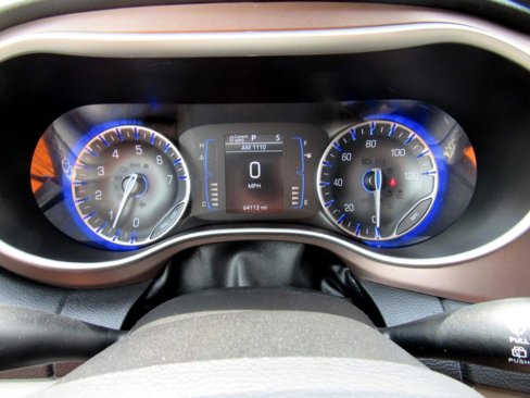 Used 2022 Chrysler Voyager LX image 17