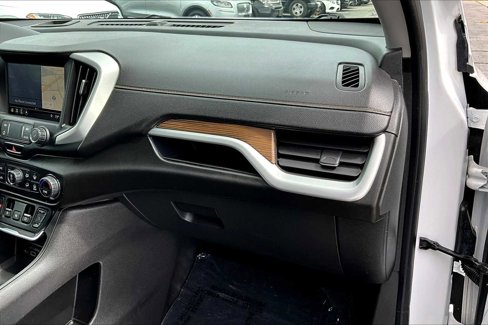 Used 2020 GMC Terrain SLE w/ Driver Convenience Package image 17