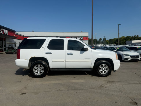 Used 2008 GMC Yukon SLT w/ SLT Preferred Equipment Group image 2