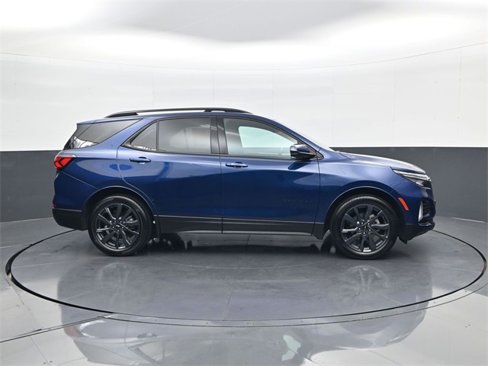 Used 2022 Chevrolet Equinox RS w/ Infotainment Package image 4