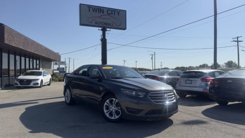 Used 2017 Ford Taurus SEL image 1