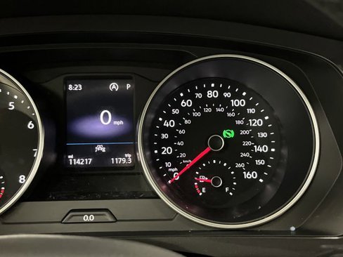 Used 2020 Volkswagen Tiguan SE w/ Panoramic Sunroof Package image 17