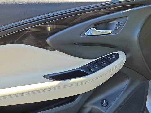Used 2019 Buick Envision Preferred image 12