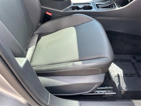 Used 2020 Volkswagen Jetta SE w/ SE Cold Weather Package image 10