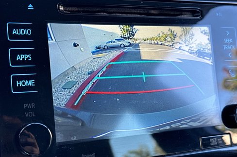 Used 2017 Toyota Prius Four image 21