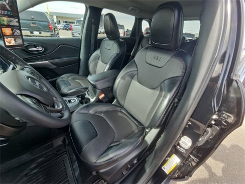Used 2022 Jeep Cherokee Latitude Lux w/ Mopar Interior Package image 14