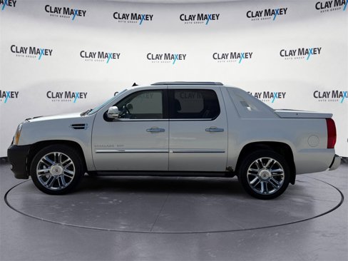 Used 2011 Cadillac Escalade EXT Premium image 2