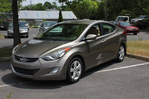 Used 2013 Hyundai Elantra GLS w/ Preferred Pkg image 3