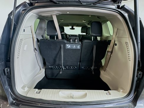 Used 2019 Chrysler Pacifica Touring-L image 24