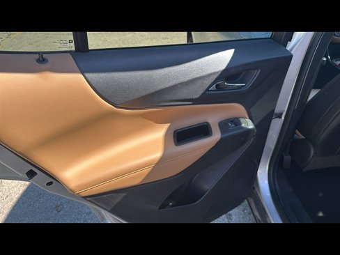 Used 2018 Chevrolet Equinox Premier image 25