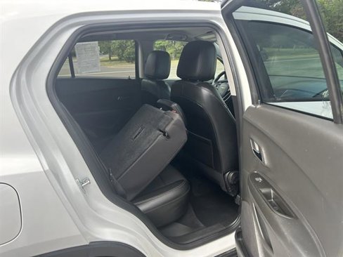 Certified 2022 Chevrolet Trax LT w/ Sport Edition image 30