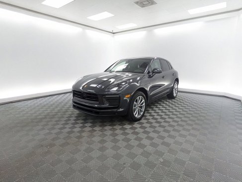 New 2026 Porsche Macan image 6