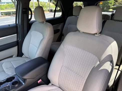 Used 2019 Ford Explorer FWD image 10