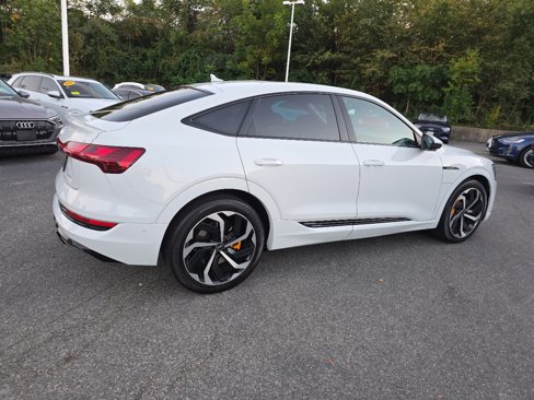 Used 2022 Audi e-tron Premium Plus w/ Premium Plus Package image 17