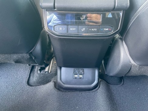 Used 2021 Toyota Highlander XLE image 20