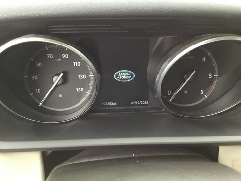 Used 2017 Land Rover Discovery HSE image 26