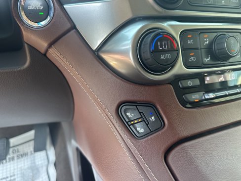 Used 2017 Chevrolet Suburban Premier image 17