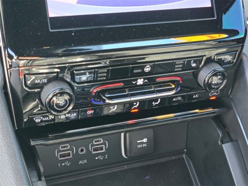 Certified 2024 Jeep Grand Cherokee Altitude image 28