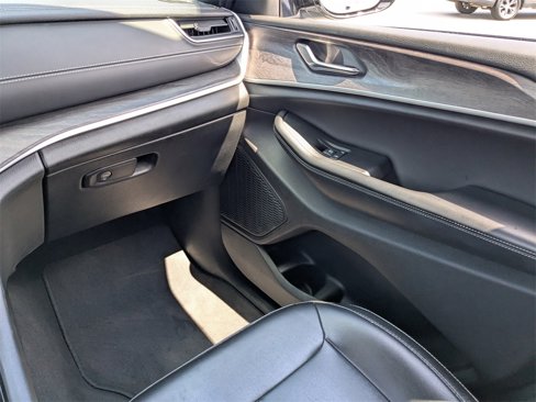 Used 2024 Jeep Grand Cherokee Limited image 17