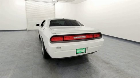 Used 2010 Dodge Challenger SE image 7
