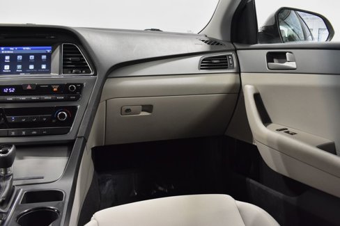 Used 2017 Hyundai Sonata SE w/ Cargo Package image 14
