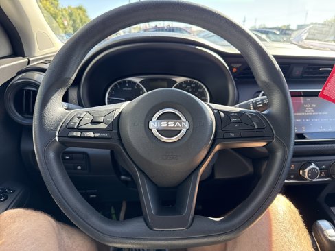 Used 2024 Nissan Kicks S image 12
