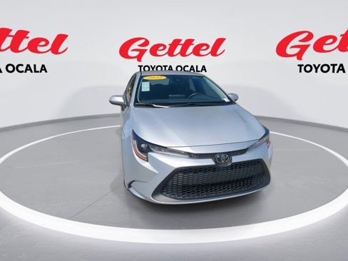 Used 2022 Toyota Corolla LE image 3