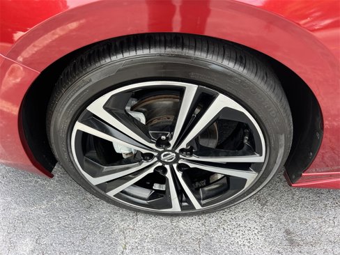 Used 2021 Nissan Sentra SR w/ SR Premium Package image 3