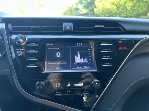 Used 2018 Toyota Camry SE image 13