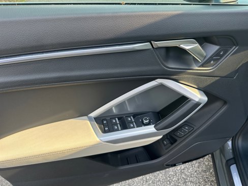 Certified 2025 Audi Q3 2.0T Premium Plus image 32