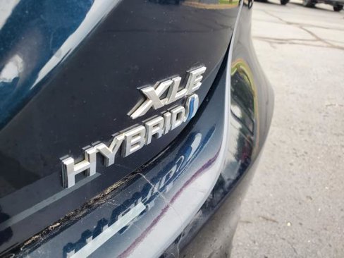 Used 2019 Toyota Camry XLE image 28