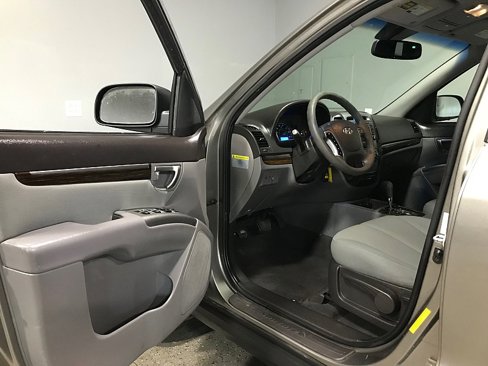 Used 2012 Hyundai Santa Fe GLS image 9