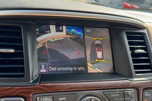 Used 2017 Nissan Pathfinder Platinum image 34