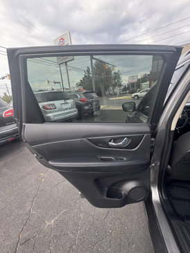 Used 2019 Nissan Rogue SV image 31