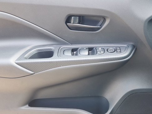 New 2025 Nissan Versa S image 18