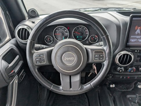 Used 2011 Jeep Wrangler Unlimited Rubicon w/ Dual Top Group image 7