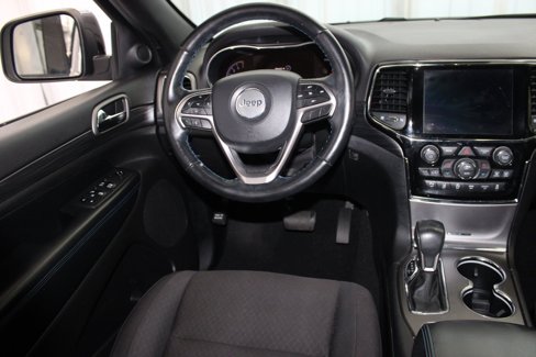Used 2020 Jeep Grand Cherokee Laredo image 26