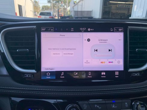 New 2026 Chrysler Pacifica Select image 18