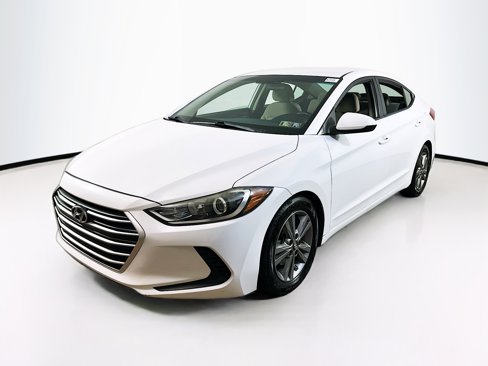 Used 2017 Hyundai Elantra SE image 3