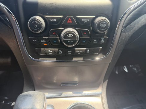 Used 2019 Jeep Grand Cherokee Laredo image 20