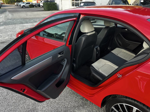 Used 2016 Volkswagen Jetta Sport image 13
