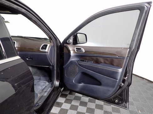 Used 2014 Jeep Grand Cherokee Overland image 35