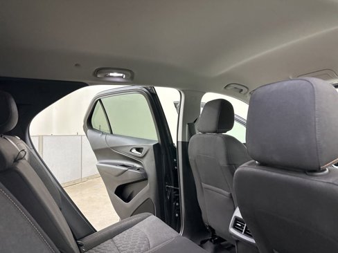 Used 2018 Chevrolet Equinox LT image 22