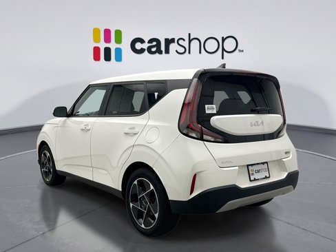 Used 2023 Kia Soul EX image 3